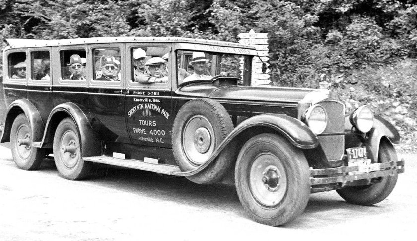 Автомобиль старый