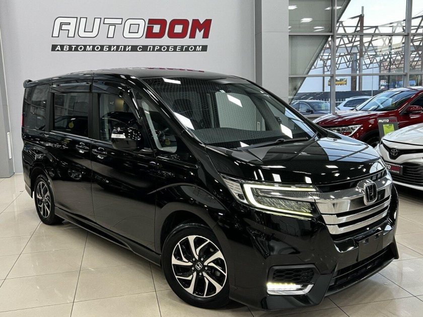 Микроавтобус Хонда Stepwgn