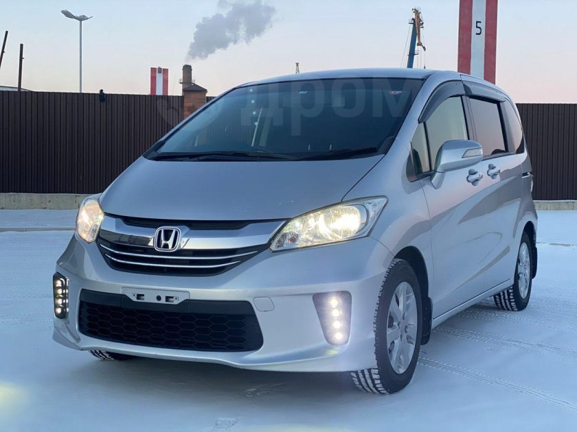 Хонда фрид 2015