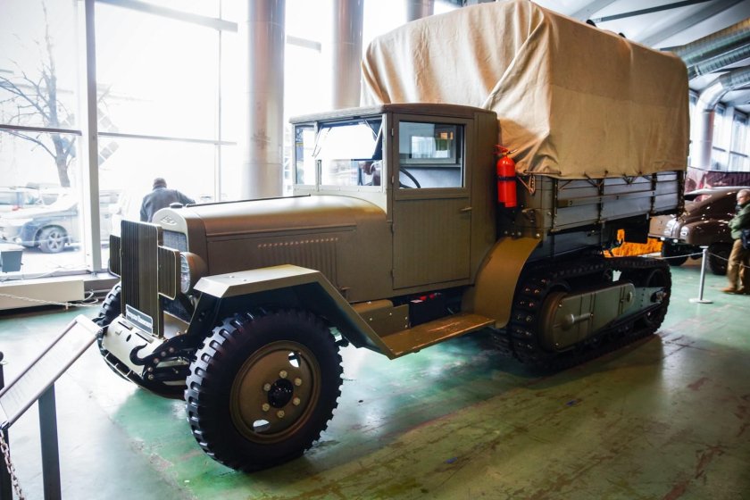 Грузовик ЗИС-42м