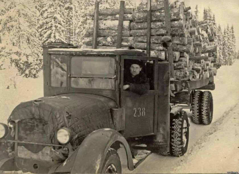 Урал ЗИС 352 лесовоз
