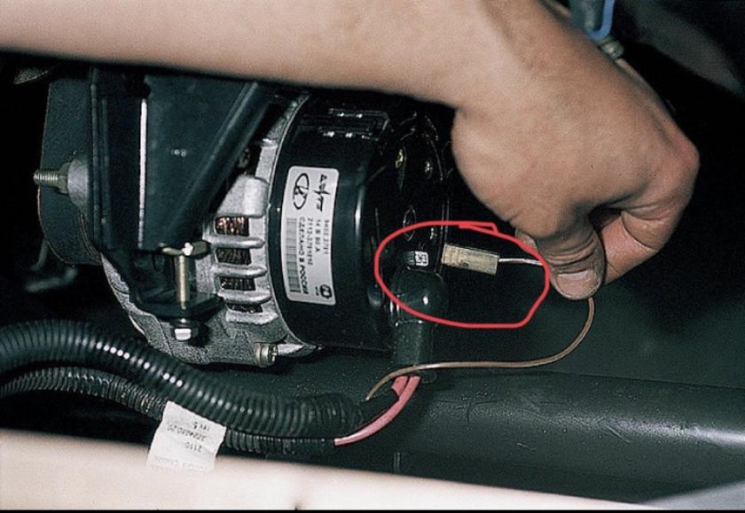 Генератор зарядки ВАЗ 2110