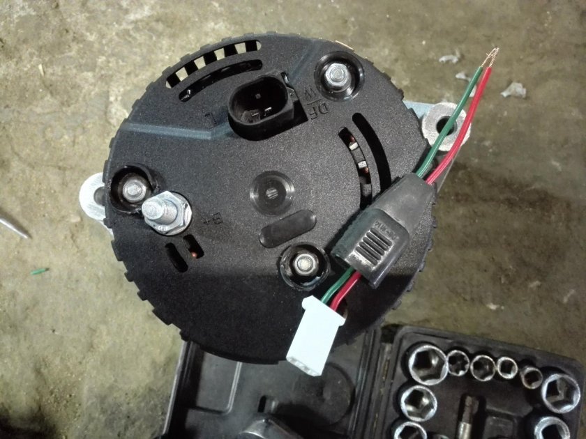 Разъем генератора ВАЗ 2110