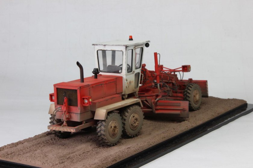 ДЗ-143 автогрейдер модель