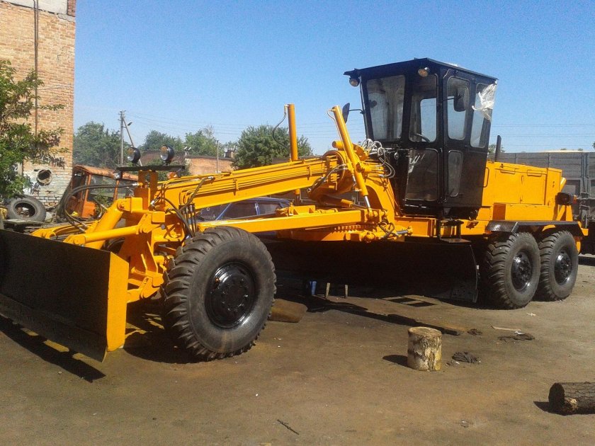 Грейдер ДЗ 143