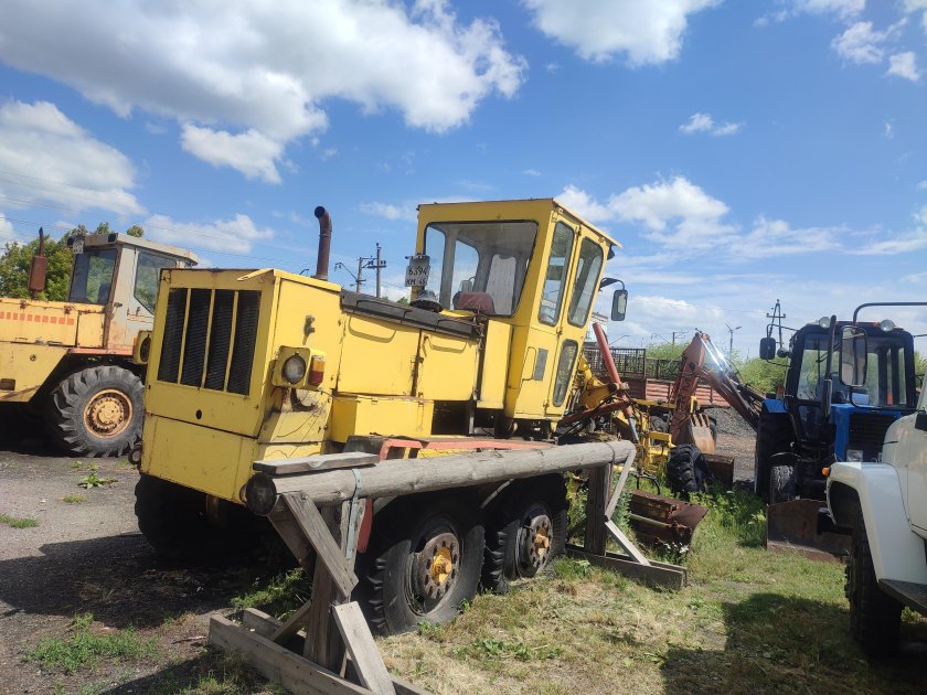 Автогрейдер дз 143