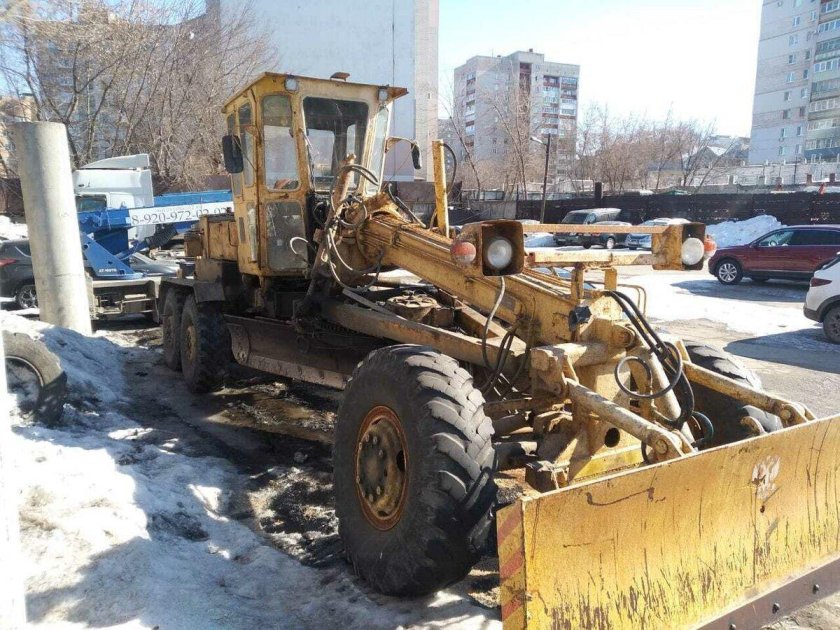 Автогрейдер дз 180