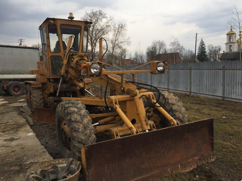 Автогрейдер дз 180