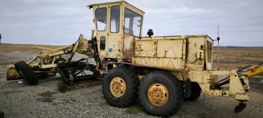 Автогрейдер дз 143