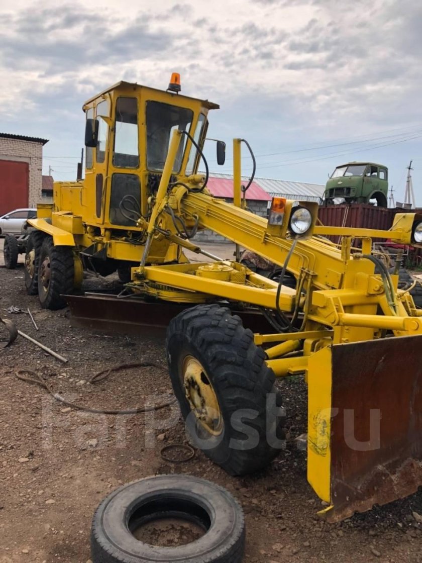 Грейдер ДЗ 143 fs22