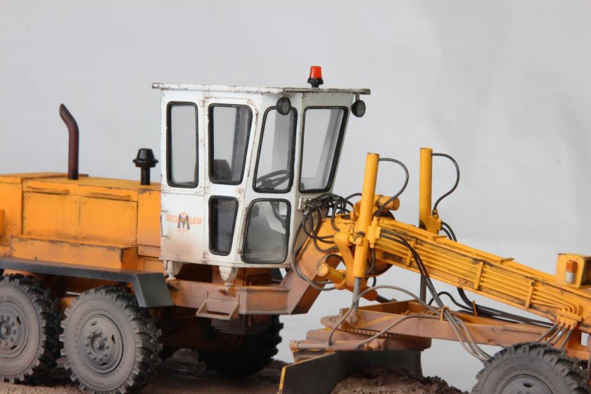 Советский грейдер ДЗ 143