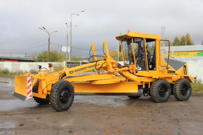 Автогрейдер ДЗ-122