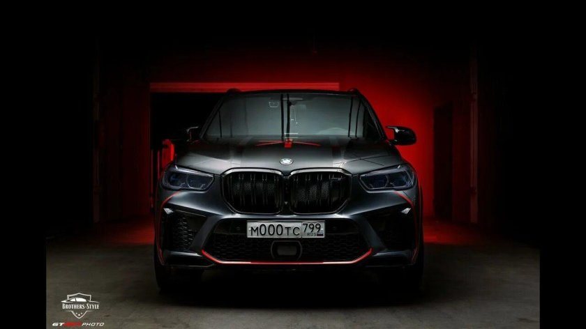 BMW x5m 2022 черный