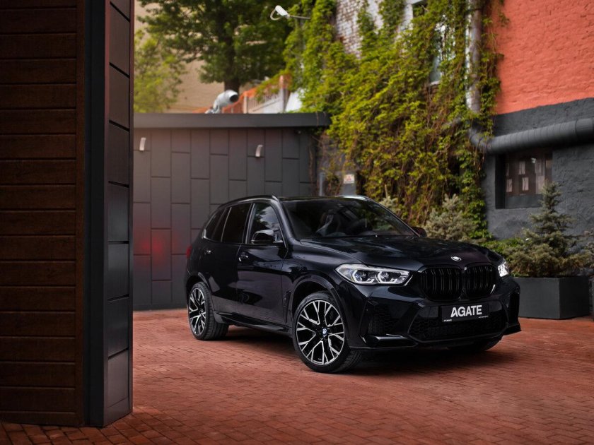 BMW x5m Competition черный