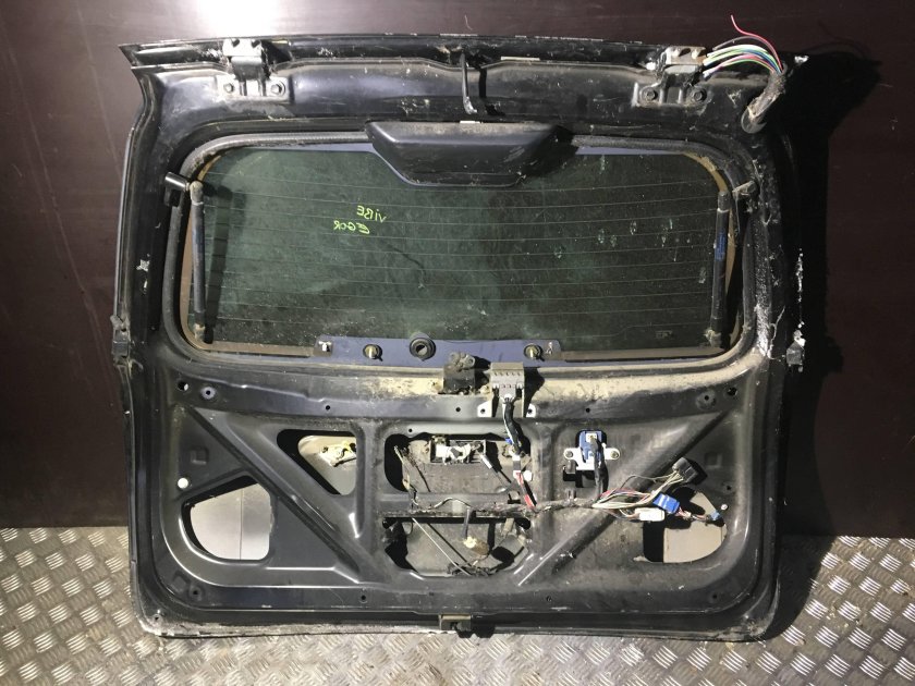 Ручка внутренняя багажника Pontiac Trans Sport