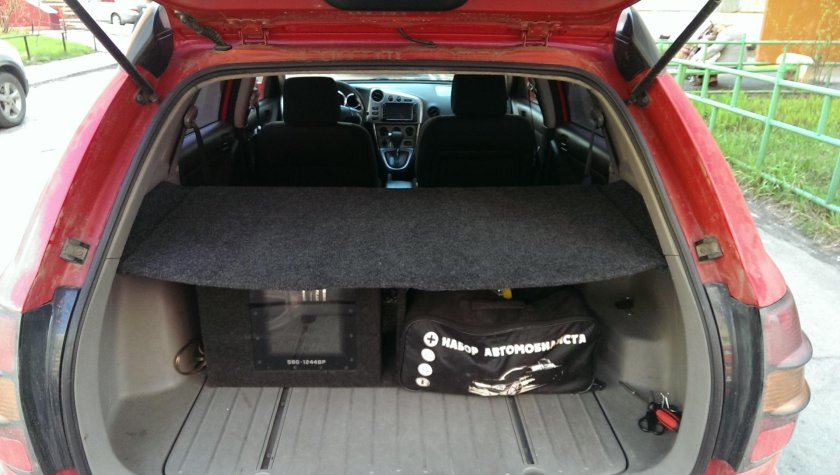 Pontiac Vibe 2003 багажник