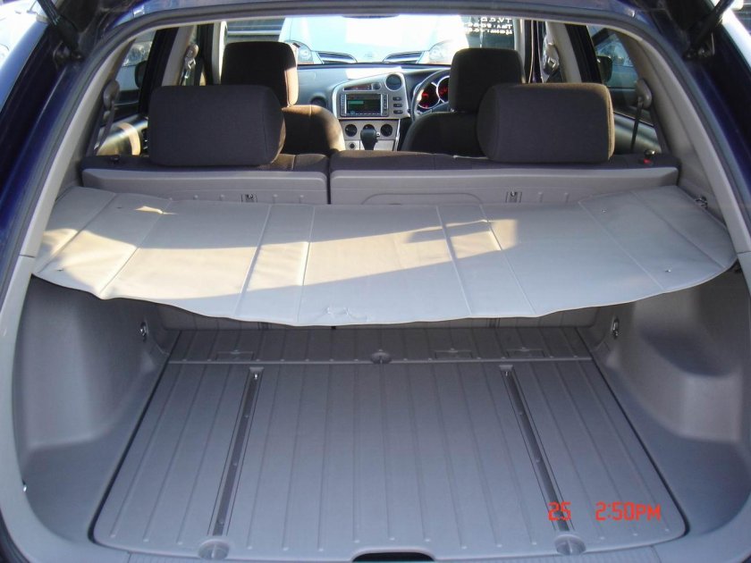 Понтиак Вайб 2003 багажник