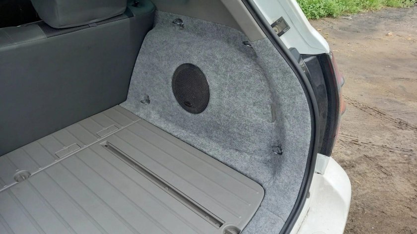 Сабвуфер Pontiac Vibe