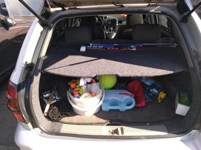 Полка в багажник Понтиак Вайб