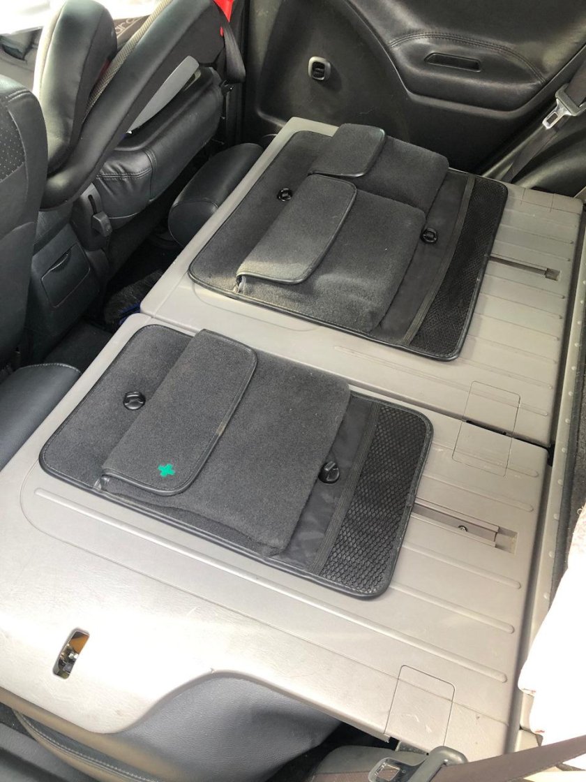 Задние сидения Понтиак Вайб 2005