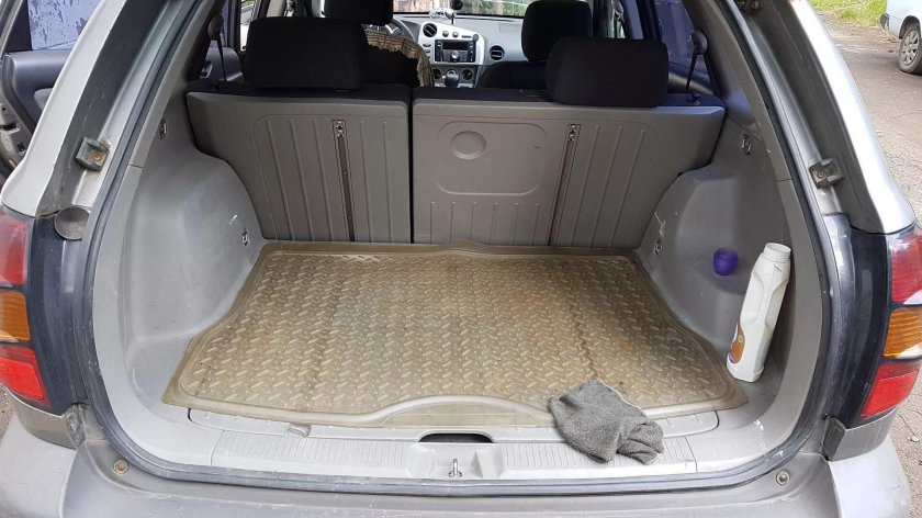 Понтиак Вайб 2003 багажник