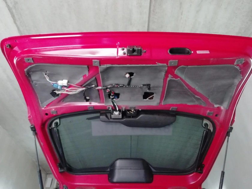 Понтиак Вайб крышка багажника