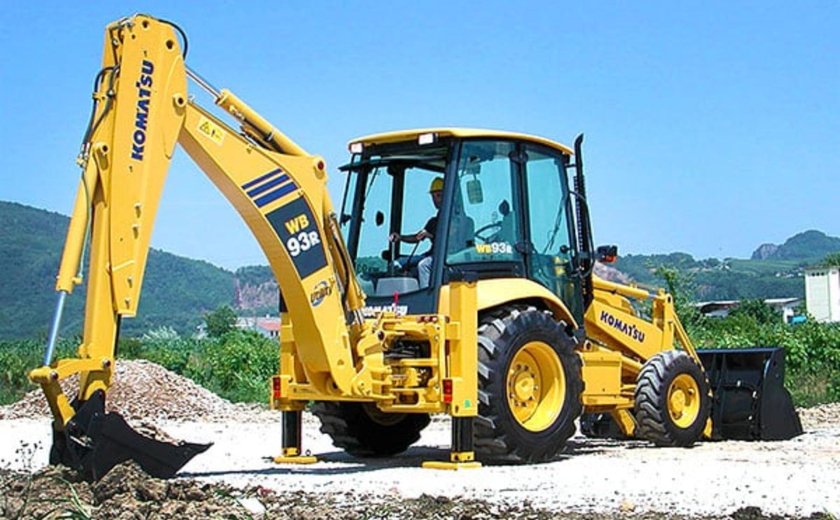 Экскаватор-погрузчик Komatsu wb93r