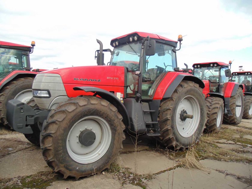 Трактор КАМАЗ Т-215