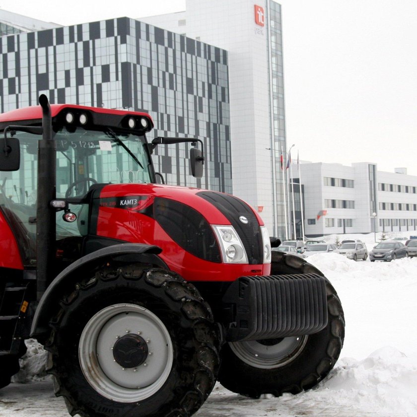 Трактор КАМАЗ хтх 215