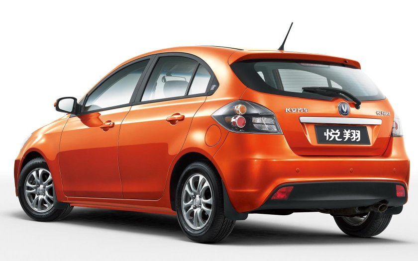 Чанган Алсвин хэтчбек