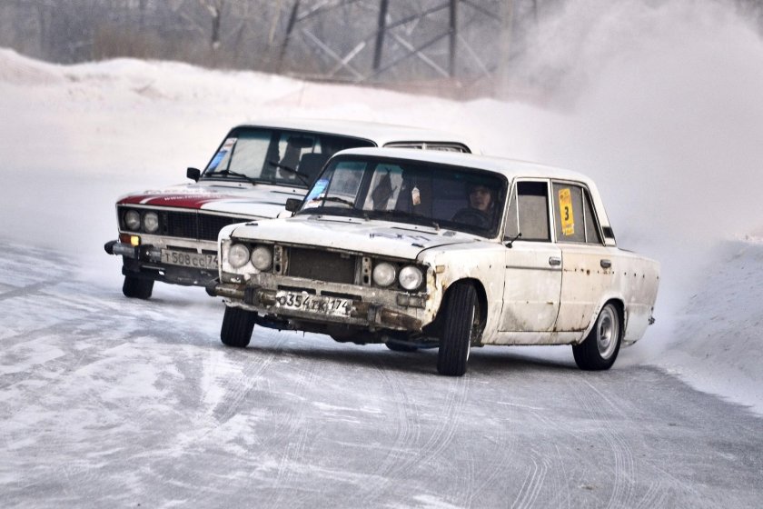 ВАЗ 2105 зимний дрифт