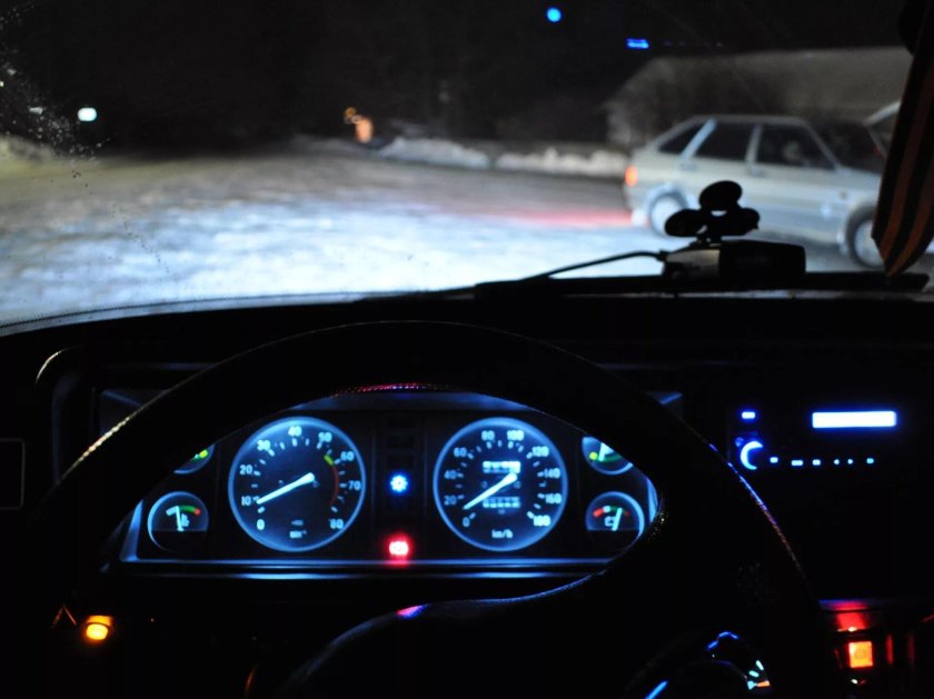 ВАЗ 2107 салон ночью