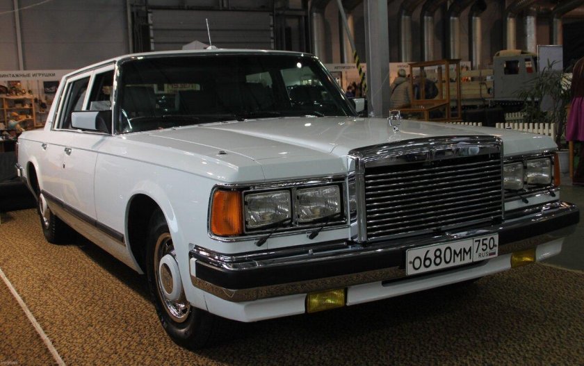 ЗИЛ 4104 седан