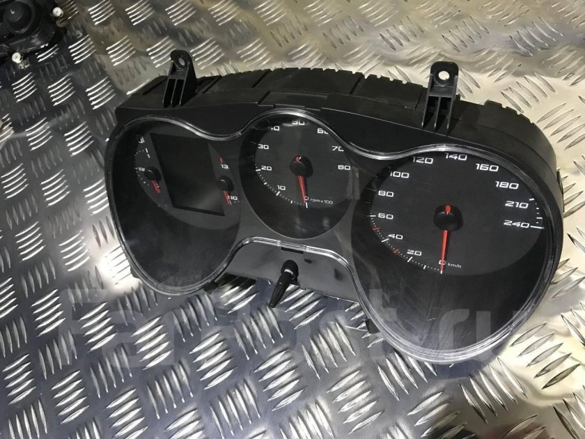 Приборная панель Сеат Леон