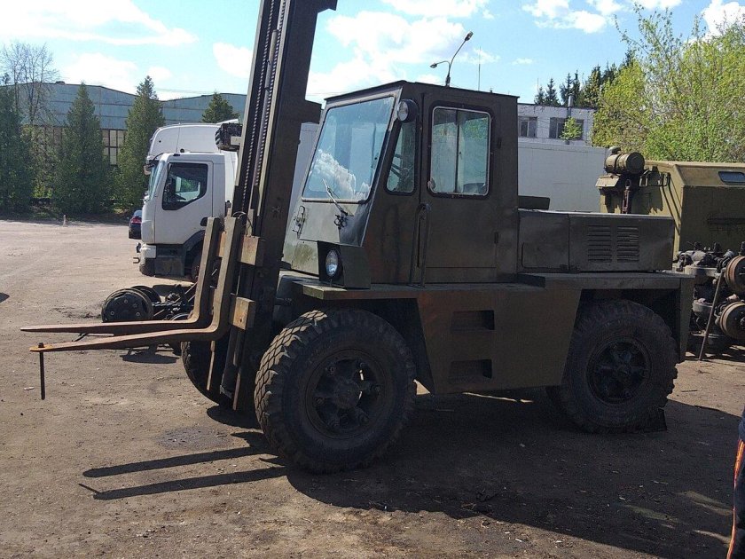 Львовский погрузчик 4075 4х4