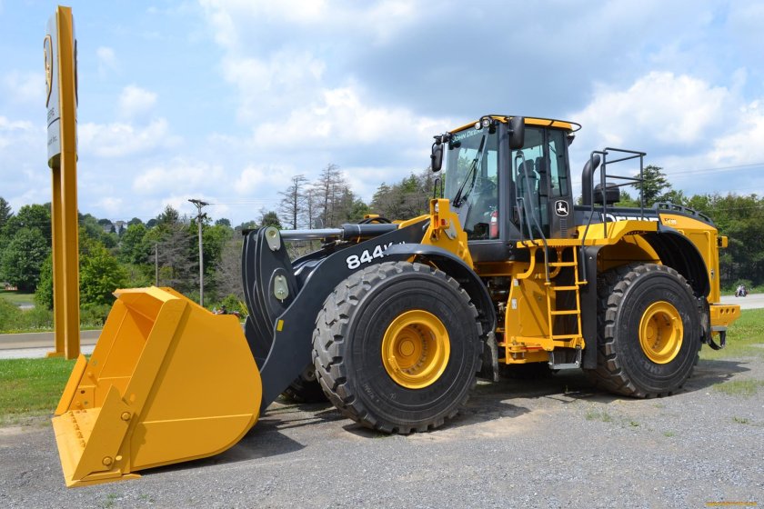 Ковшевой погрузчик