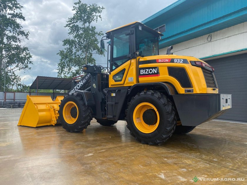 Бизон 925 фронтальный погрузчик