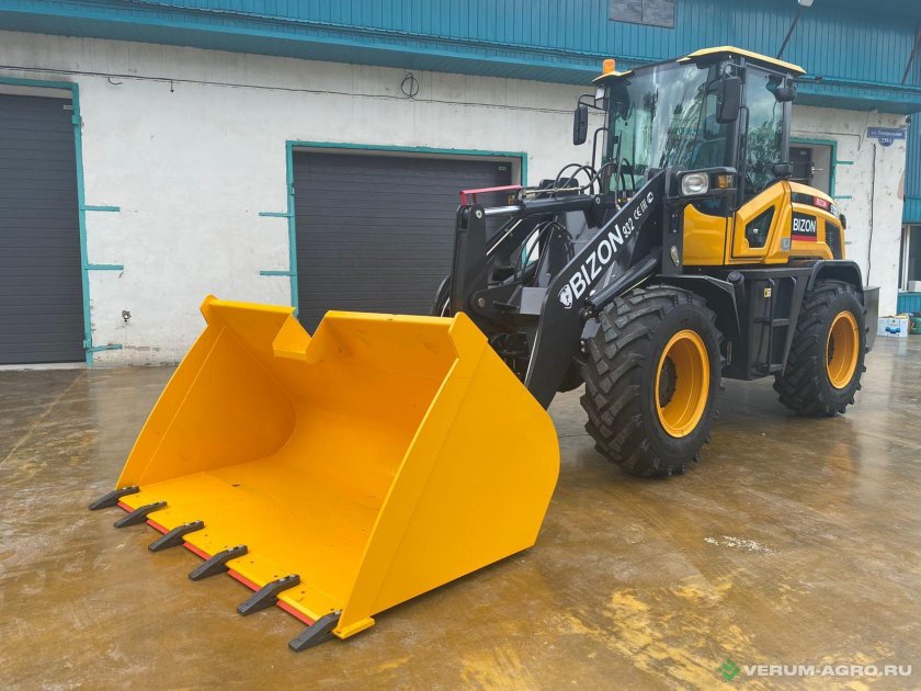 Bizon 930 фронтальный погрузчик