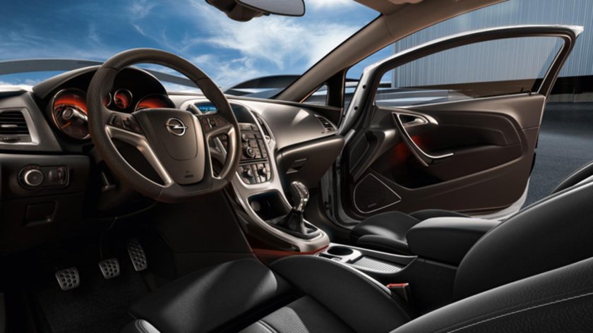 Opel Astra GTC 2018 салон