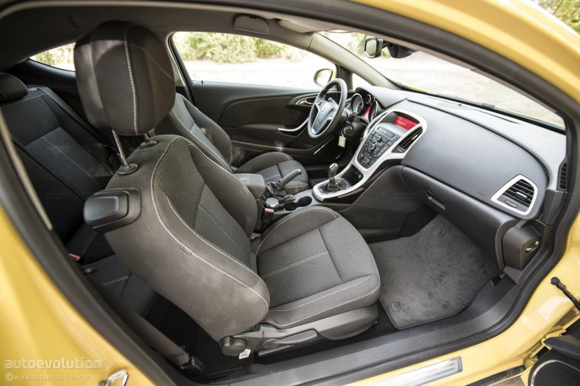 Opel Astra j купе салон
