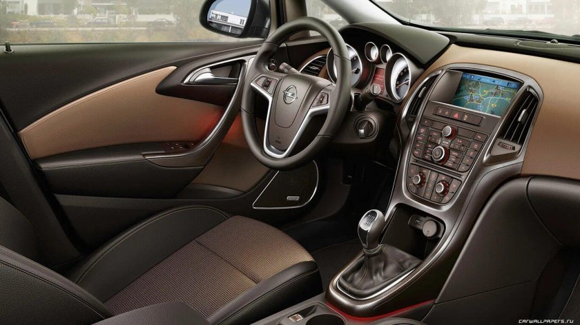 Opel Astra Sports Tourer 2012