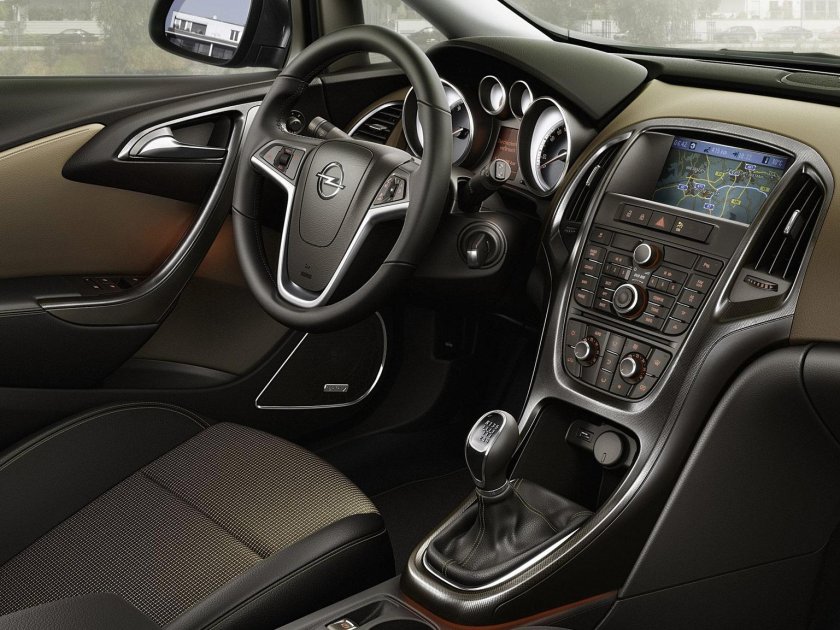 Opel Astra 2014 салон