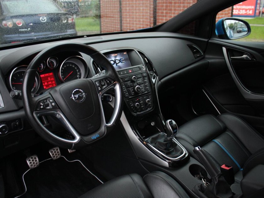 Opel Astra 2014 салон