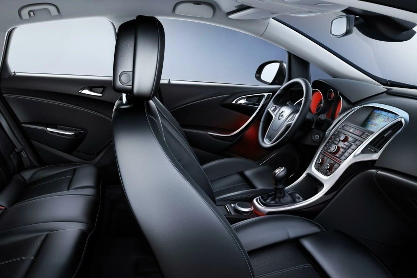 Опель Астра седан 2015 салон