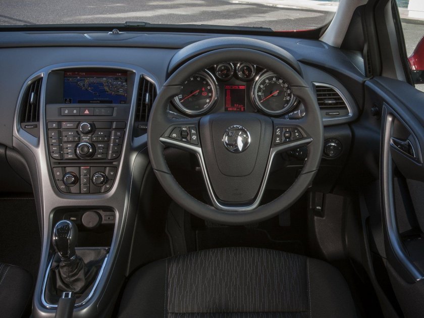 Opel Astra GTC 2014 салон