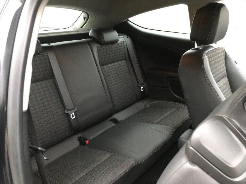 Задний ряд Опель Астра h 2010