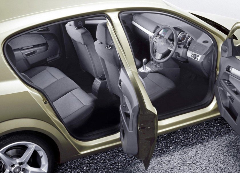 Opel Astra h хэтчбек салон