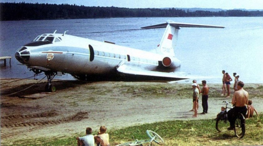 Посадка ту-134 на Икшинское водохранилище