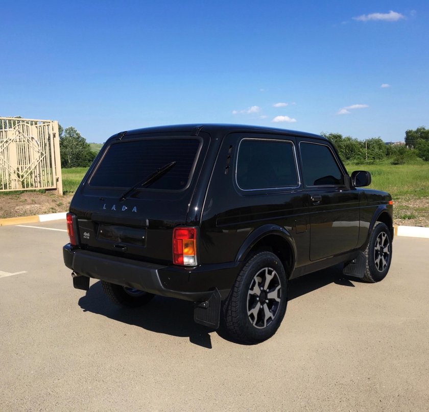 Лада 4 на 4 Блэк