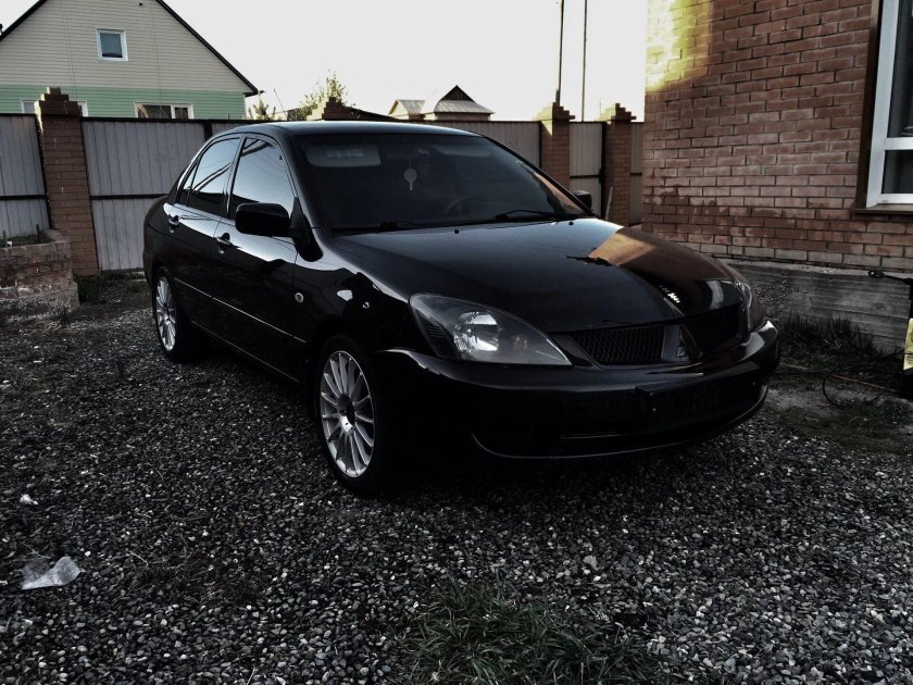 Митсубиси лансер 9 черный